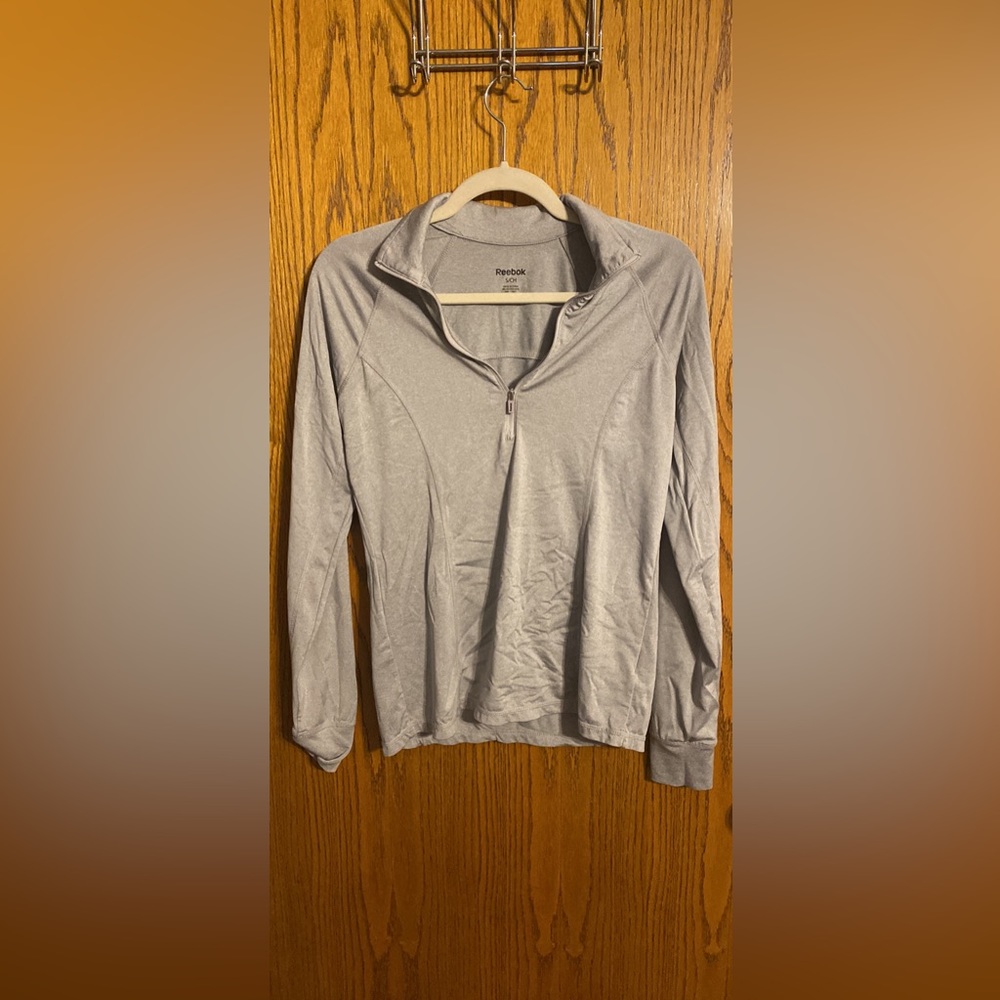 Size small Reebok half zip